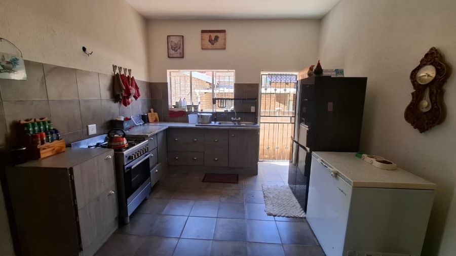 3 Bedroom Property for Sale in Protea Park North West